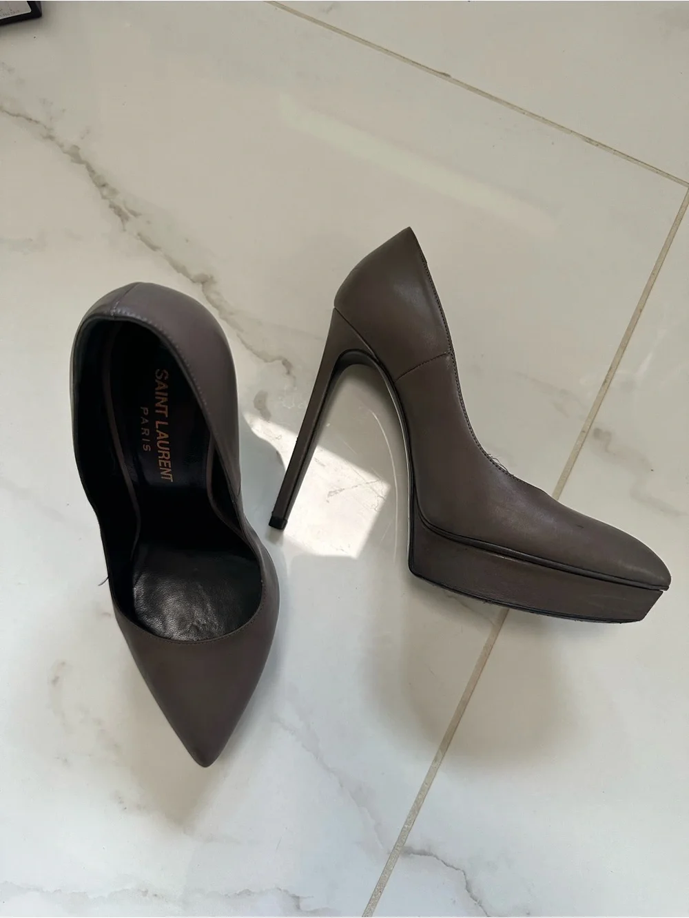Saint Laurent Pointed-Toe Stiletto Pumps - Picture 12 of 13